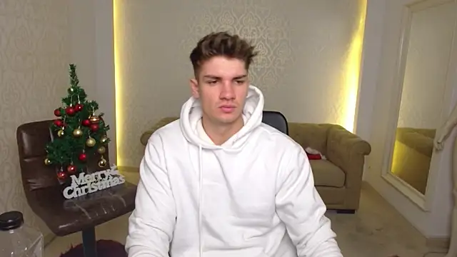 MaxKaiden online show from December 22, 6:05 pm