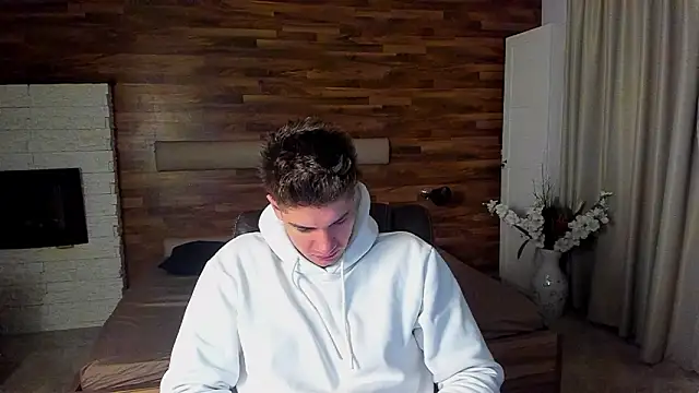 MaxKaiden online show from March 19, 5:22 am