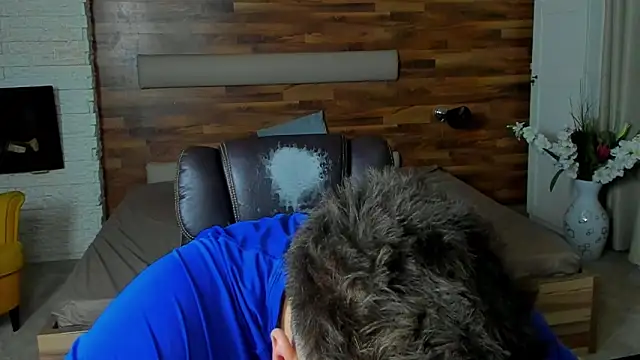 MaxKaiden online show from March 31, 6:03 am