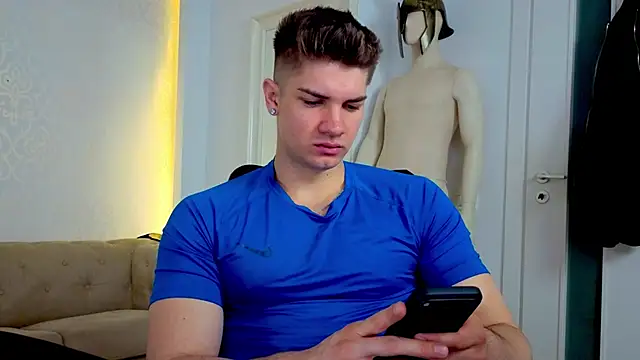 MaxKaiden online show from May 5, 4:31 am