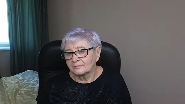 Snapshot of Sandra_Snowflake chatting on February 17, 10:40 am Sandra Snowflake online show from February 17, 10:40 am