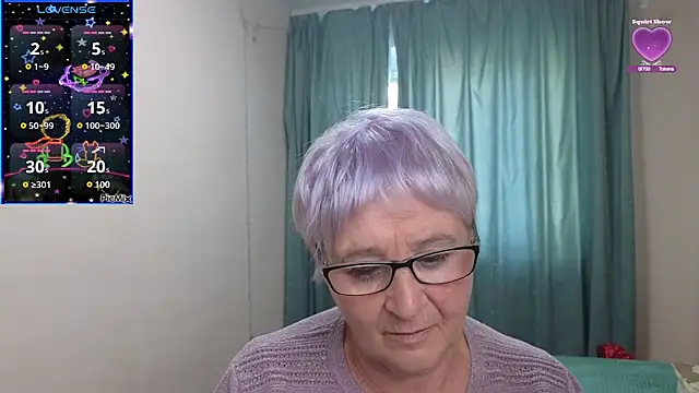 Snapshot of Sandra_Snowflake chatting on September 30, 12:21 pm Sandra Snowflake online show from September 30, 12:21 pm