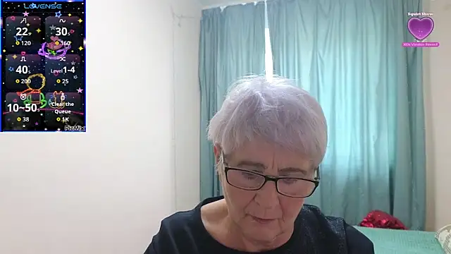 Snapshot of Sandra_Snowflake chatting on October 5, 9:29 am Sandra Snowflake online show from October 5, 9:29 am