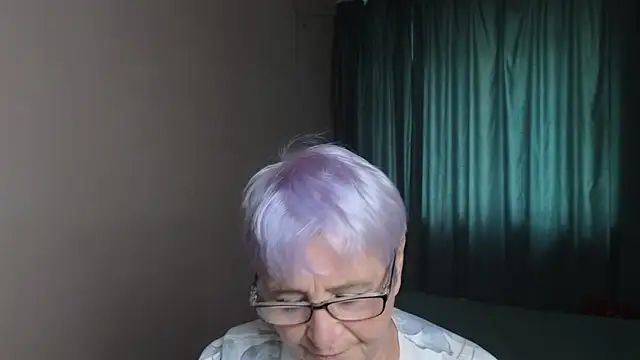 Snapshot of Sandra_Snowflake chatting on October 10, 11:53 am Sandra Snowflake online show from October 10, 11:53 am