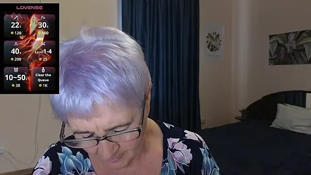 Snapshot of Sandra_Snowflake chatting on October 23, 10:58 am Sandra Snowflake online show from October 23, 10:58 am