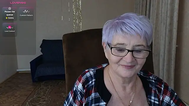 Snapshot of Sandra_Snowflake chatting on January 5, 5:27 pm Sandra Snowflake online show from January 5, 5:27 pm