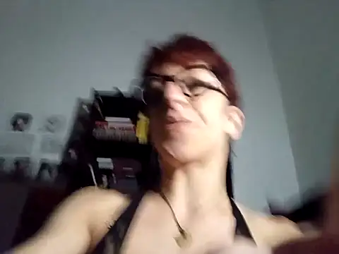 Snapshot of MirianaB chatting on October 8, 7:33 pm MirianaB online show from October 8, 7:33 pm