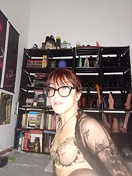 MirianaB online show from December 16, 7:52 pm