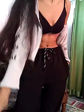 Snapshot of yourslady_ chatting on February 19, 6:22 am yourslady  online show from February 19, 6:22 am