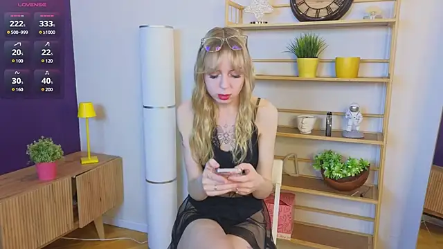 Snapshot of Puffy_nipples chatting on February 21, 4:05 pm Puffy nipples online show from February 21, 4:05 pm