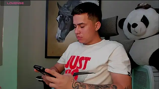 mattiwsmorris  online show from September 22, 6:10 pm