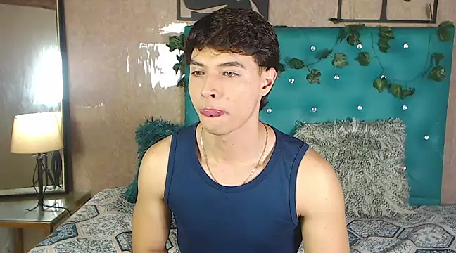 LiamAndrewzz online show from March 23, 4:05 am