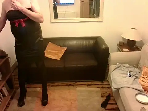 Snapshot of maninhighheels@xh chatting on March 16, 1:55 am maninhighheelsxh online show from March 16, 1:55 am