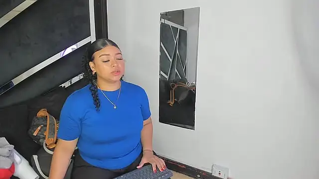 Rubyxht online show from November 6, 12:39 pm