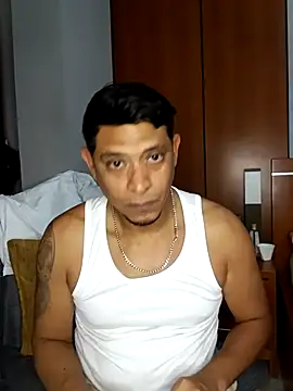 Snapshot of Odin-2121 chatting on February 23, 8:11 pm Odin-2121 online show from February 23, 8:11 pm