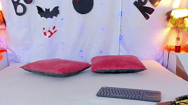 ValentinaGuerra online show from October 31, 1:28 am