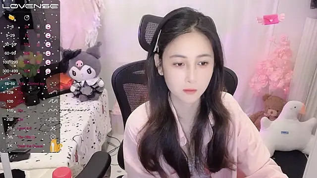 Snapshot of lolo_c_ chatting on March 14, 7:59 am lolo c online show from March 14, 7:59 am