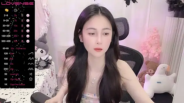 Snapshot of lolo_c_ chatting on March 14, 12:29 pm lolo c online show from March 14, 12:29 pm