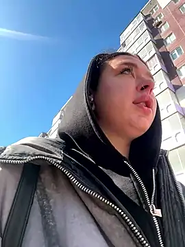 AlishaPrettyBlade online show from April 1, 5:52 am