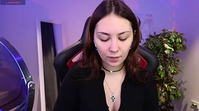 AshleySkott  online show from December 18, 8:42 am