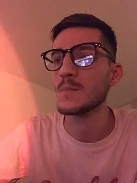 Snapshot of yoyoboy988 chatting on February 18, 9:42 pm yoyoboy988 online show from February 18, 9:42 pm