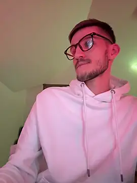 Snapshot of yoyoboy988 chatting on March 18, 10:15 pm yoyoboy988 online show from March 18, 10:15 pm