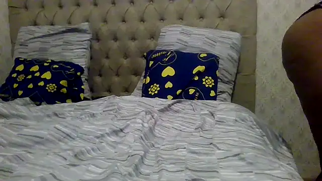 Snapshot of Louna45dv chatting on October 15, 6:52 pm Louna45dv online show from October 15, 6:52 pm