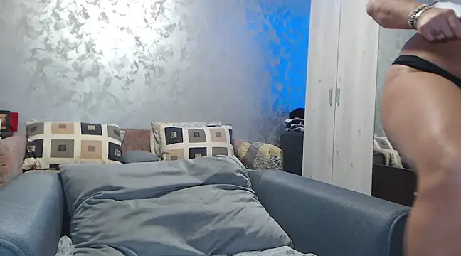 RosesandLillies online show from January 18, 10:28 pm