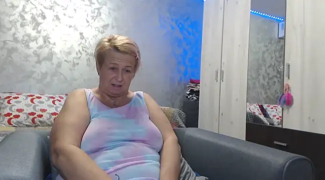 RosesandLillies online show from January 21, 6:23 pm