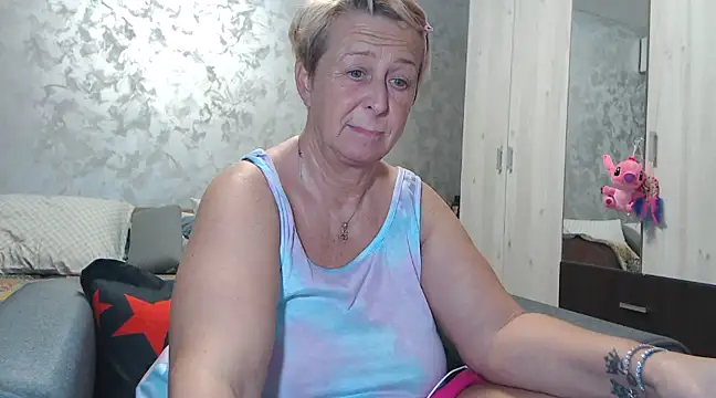 RosesandLillies online show from February 9, 4:40 pm