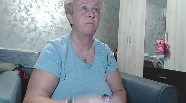 RosesandLillies online show from February 10, 5:30 pm