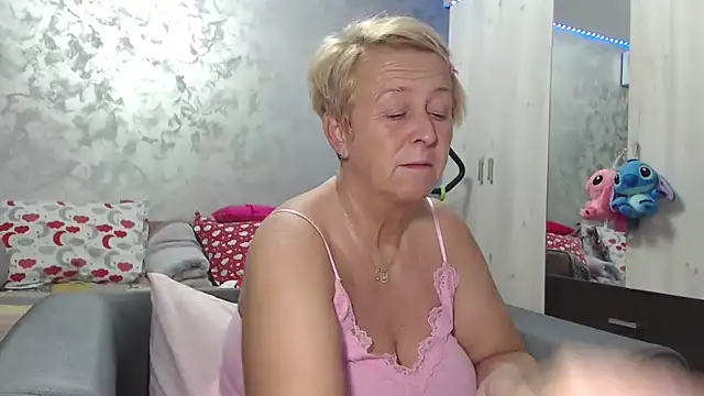 RosesandLillies online show from April 10, 4:33 pm