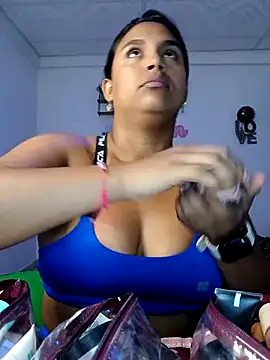 Snapshot of victoria_roussee chatting on October 19, 11:22 am victoria roussee online show from October 19, 11:22 am