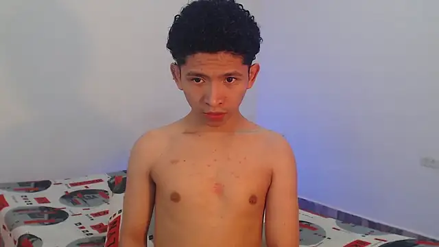 Snapshot of Magno_03 chatting on March 17, 10:17 pm Magno 03 online show from March 17, 10:17 pm