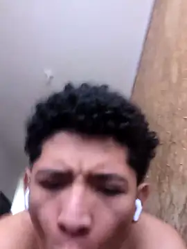 Snapshot of Magno_03 chatting on October 24, 4:03 pm Magno 03 online show from October 24, 4:03 pm