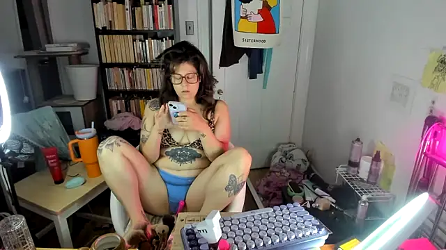 Snapshot of Rosiee69_ chatting on October 9, 11:41 am Rosiee69  online show from October 9, 11:41 am