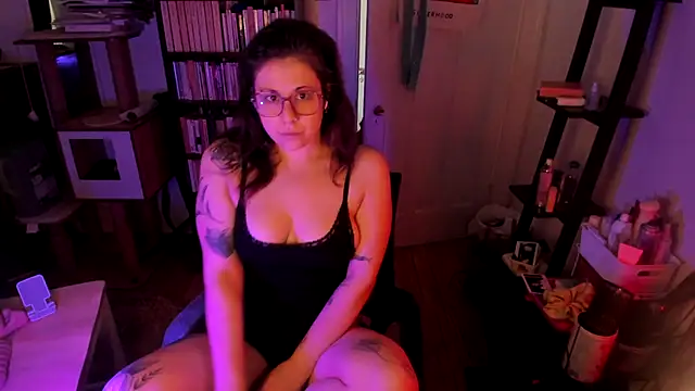 Rosiee69  online show from February 15, 3:53 pm