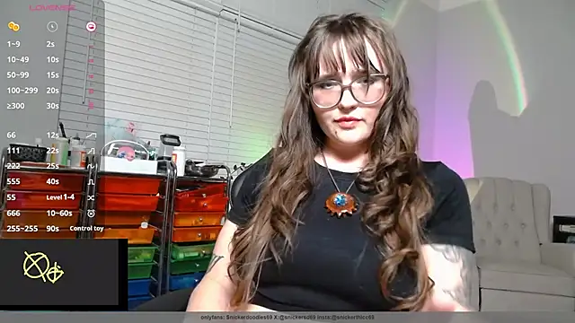 Snickerdoodles69 online show from March 18, 2:36 am