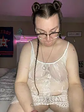 HTXBELLE online show from March 11, 8:09 am