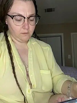 HTXBELLE online show from March 20, 11:16 am