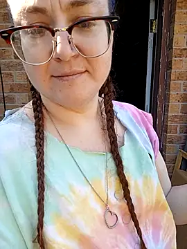 HTXBELLE online show from September 27, 2:11 pm