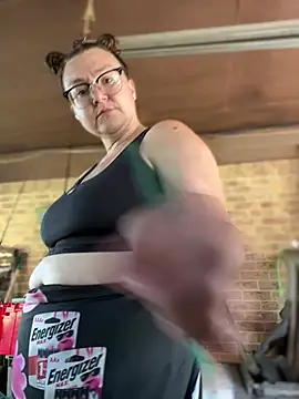 HTXBELLE online show from March 22, 3:59 pm