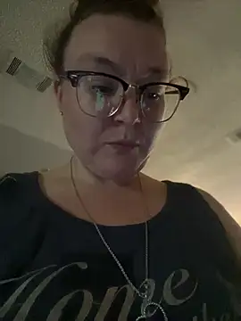 HTXBELLE online show from April 30, 3:51 pm