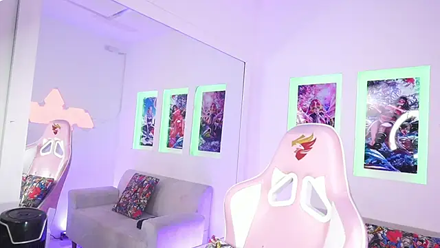 SaharaKramer online show from March 10, 10:24 pm