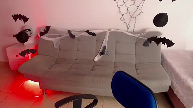 emily-777 online show from October 23, 10:30 pm