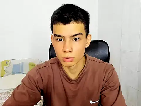 Snapshot of seigfried0 chatting on February 19, 7:05 pm seigfried0 online show from February 19, 7:05 pm