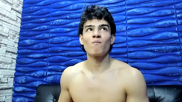 Snapshot of seigfried0 chatting on February 10, 1:10 am seigfried0 online show from February 10, 1:10 am