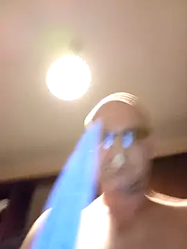 Snapshot of Luci1982Brazzers chatting on October 8, 4:48 pm Luci1982Brazzers online show from October 8, 4:48 pm