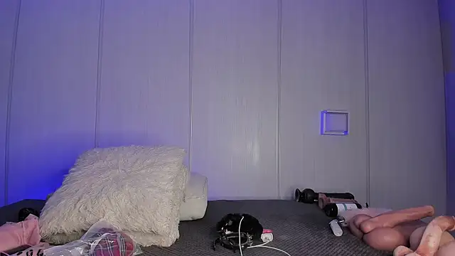 sasha riverss online show from April 10, 7:18 pm