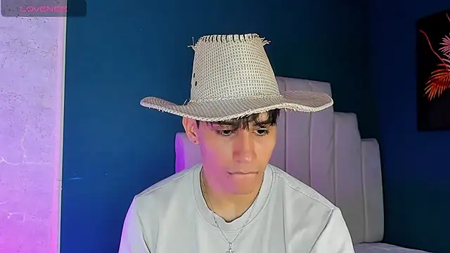 Allex Cano online show from October 23, 8:40 pm